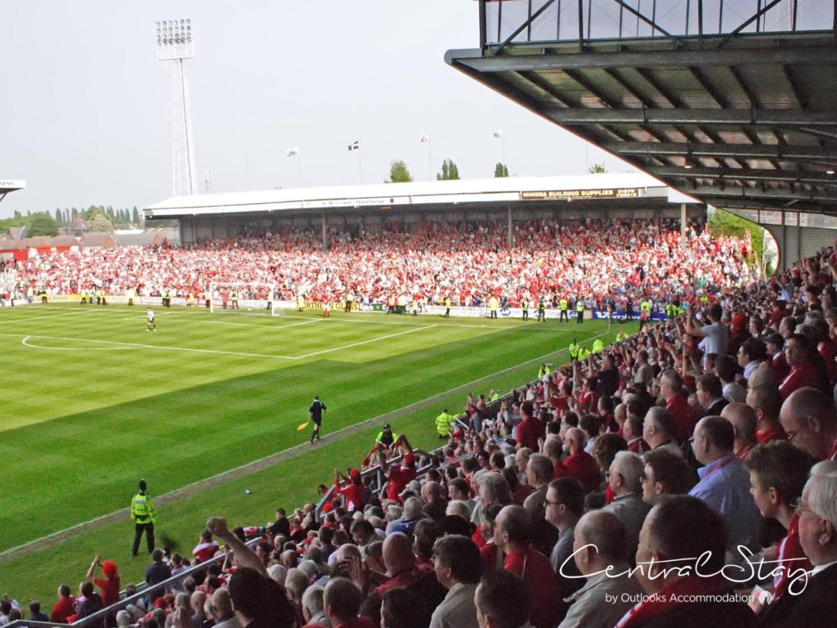 The Lower Gathering - Town Centre - Sleeps Up To 10 Wrexham Bagian luar foto